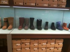 -UGG(燕莎奥特莱斯购物中心店)
