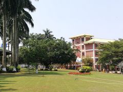 -侯臣咖啡文化村