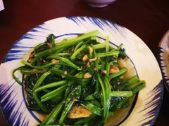 -Cuc Gach Quan Restaurant