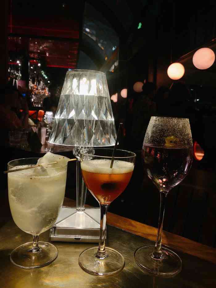 朋友带去的有被惊艳到有两层楼这个星球吊灯真的很