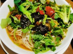-杭州西湖湖滨银泰亚朵酒店
