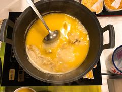 -鲜入围煮花胶鸡海鲜火锅