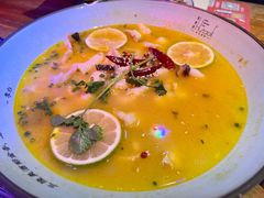鳗鱼骨汤酸菜鱼-胡桃里音乐酒馆(仓山万达店)
