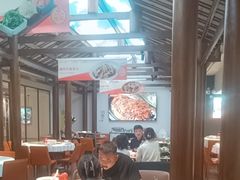 -阿瓦山寨·湘菜现炒·剁椒鱼头王(咸阳总店)
