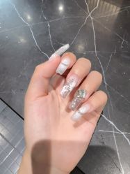 -董小姐日式美甲美睫·皮肤管理