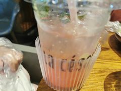 -乐凯撒披萨(东方新世界店)
