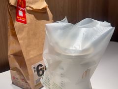 -麦当劳(上海虹桥站30B检票口楼上)