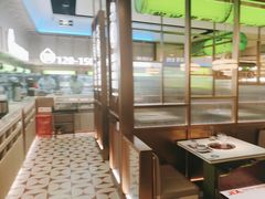 -洪氏嗨捞·广东猪肚鸡·椰子鸡火锅(西咸万象城店)
