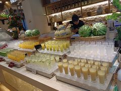 -雍和会海鲜姿造自助(湖东路店)
