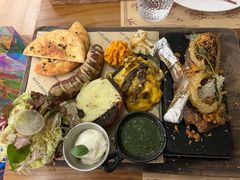 -Mark&Mars Restaurant