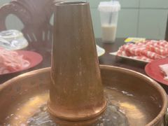 -洞庭洲·防空洞火锅·铜锅涮肉·烧烤(新百广场店)