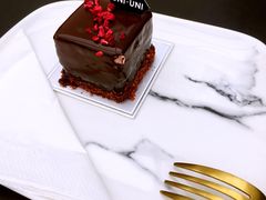 -UNI UNI(环亚凯瑟琳店)