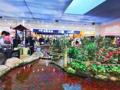 -鸿通城购物中心