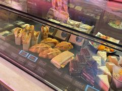 面包甜点陈列柜-星巴克臻选(成都太古里店)