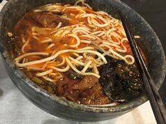 辣鸡米线-Colourful Yunnan Box Hill 彩云南·彩铺子