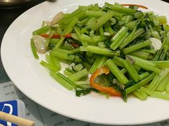 -沙枣树辣子鸡•新疆家常菜(喀什西路店)