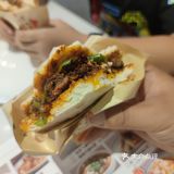 带孩子在易俗社附近，这边人少