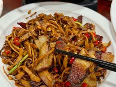 -湖南人家湘菜馆(镇江路店)