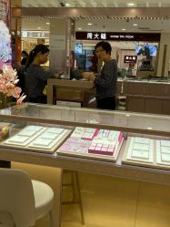 -六福珠寶(百联南方购物中心店)