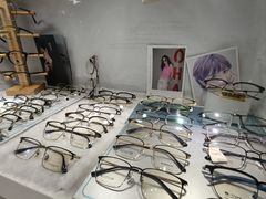 -三叶眼镜城批发市场(上海火车站店)