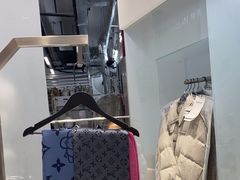 -福奈特洗衣洗鞋(宝华广场店)