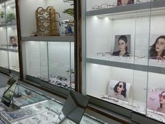 -翰佐蔡司小乐圆·依视路星趣控·暴龙眼镜折扣店