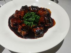 罗勒独头蒜烧河鳗-屋里厢上海菜馆