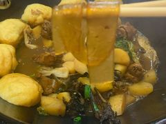 小鸡炖蘑菇-山妹子铁锅炖