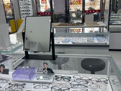 -光明眼镜·蔡司授权(徐泾店)
