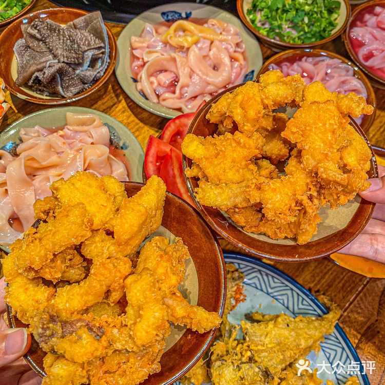 重庆本地人最爱的市井火锅｜排队也要吃[强]