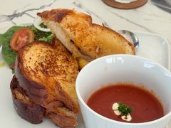 -The Sunny Side Cafe Station 1