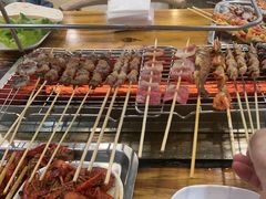 -哈尔滨小酒馆·鲜肉现穿自助烧烤(康新花园店)