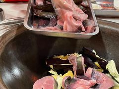-小火炕铁锅炖鱼