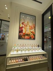 -法国娇兰精品店