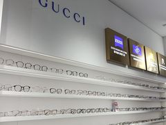 -美式眼镜·授权蔡司.依视路.尼康.豪雅.明月(南翔印象城店)