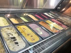 -莓园冰淇淋店