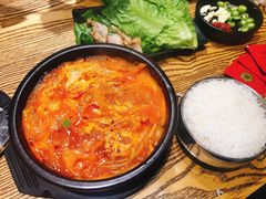 辣牛肉汤-吴草鸡爪오초닭발韩食堂(融恒盈嘉中心店)