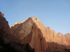 -天山神秘大峡谷