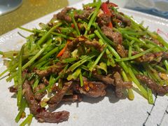 香芹炒牛肉丝-石头咕(葵蓬店)