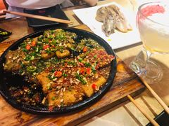 -何师烧烤·香辣蟹·川菜·30年老品牌(太古里旗舰店)