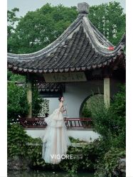 -雪中彩影婚纱摄影·微光艺术中心