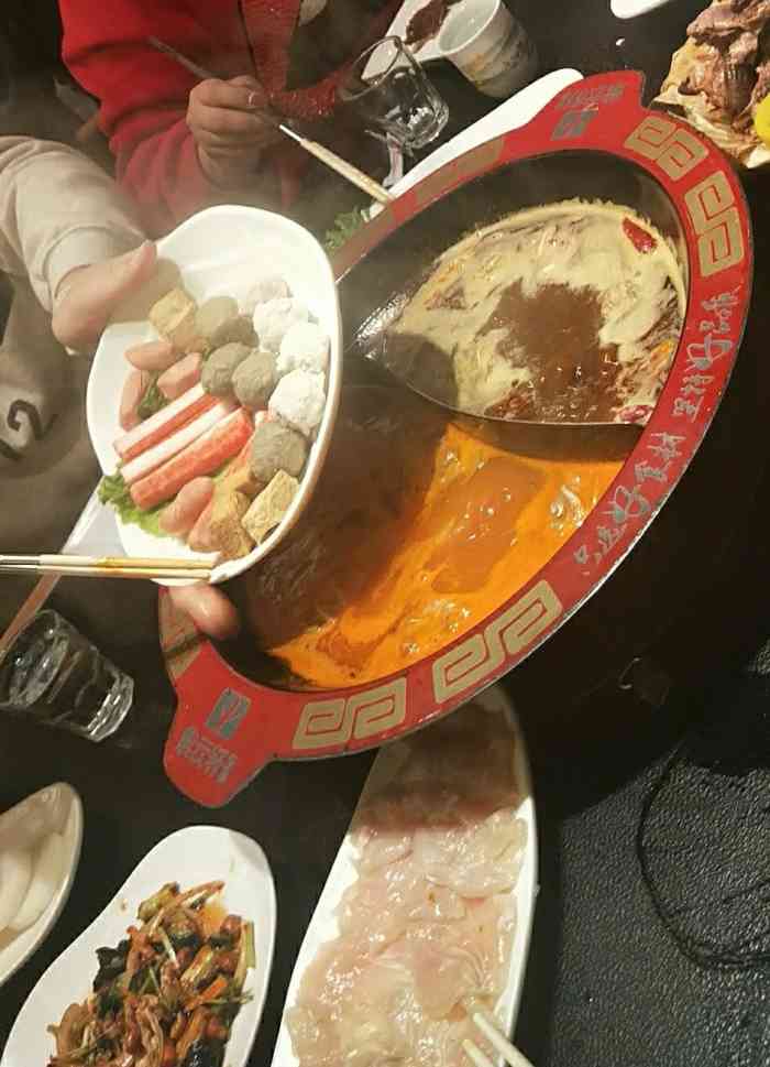 紫云轩火锅(晟华苑店)-"胖琦的探店 93 第一次去紫云轩吃火锅.