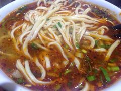 -牛一嘴·兰州牛肉面·大盘鸡(财富中心店)