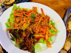 辣白菜-马路牙子地桌烤肉(工体店)