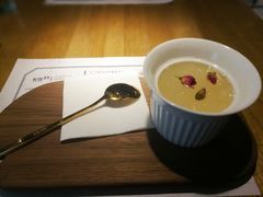 玫瑰皂角米银耳羹-炖物24章·顺时轻养茶(杭州大厦店)