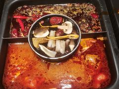 -老牌坊云南鱼豆花火锅(嵩山店)