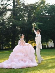 -喜爱高定婚纱摄影