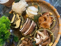 -慢丽江·云南野生菌土鸡锅(西山店)