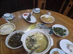 -芦茨金富饭庄·25年老字号·专做稻草鸡