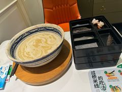 -新世界·过桥米线宴